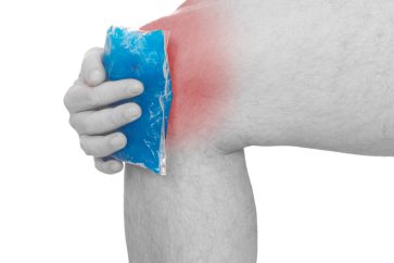 cool gel pack on knee pain